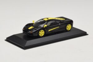McLaren F1 Svart Med Gula Ränder Minichamps 1:43 MCLAREN004 Metall