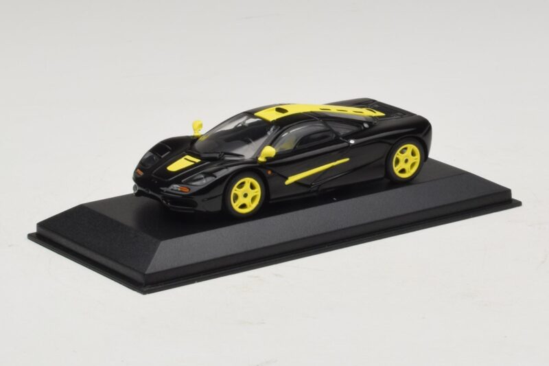 McLaren F1 Svart Med Gula Ränder Minichamps 1:43 MCLAREN004 Metall