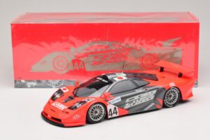 McLaren F1 GTR Lark #44 Tsuchiya / Ayles 24 Hours of Le Mans 1997 Minichamps 1:18 530133744 Metall — bild 8 av 8