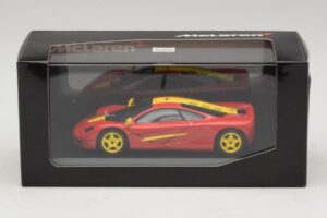 McLaren F1 Röd Med Gula Ränder Minichamps 1:43 MCLAREN006 Metall — bild 4 av 4