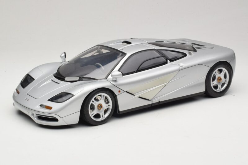 McLaren F1 Silver Minichamps 1:12 530133123 Metall