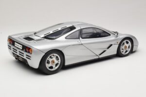 McLaren F1 Silver Minichamps 1:12 530133123 Metall — bild 3 av 8