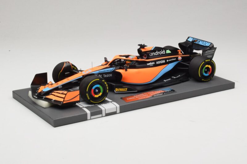 McLaren MCL36 #3 D. Ricciardo Bahrain GP 2022 Minichamps 1:18 537221803 Metall