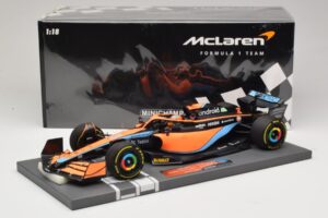 McLaren MCL36 #3 D. Ricciardo Bahrain GP 2022 Minichamps 1:18 537221803 Metall — bild 2 av 7