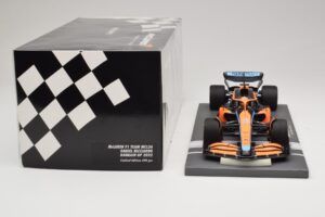 McLaren MCL36 #3 D. Ricciardo Bahrain GP 2022 Minichamps 1:18 537221803 Metall — bild 3 av 7