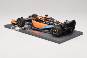 McLaren MCL36 #3 D. Ricciardo Bahrain GP 2022 Minichamps 1:18 537221803 Metall — bild 5 av 7