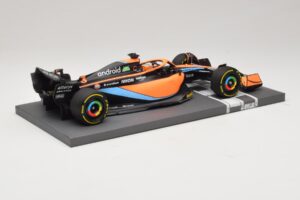 McLaren MCL36 #3 D. Ricciardo Bahrain GP 2022 Minichamps 1:18 537221803 Metall — bild 6 av 7