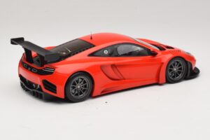 McLaren MP4-12C GT3 Röd 2013 Minichamps 1:18 151121392 Metall — bild 2 av 6