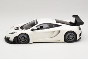 McLaren MP4-12C GT3 Vit 2013 Minichamps 1:18 151121394 Metall — bild 3 av 6