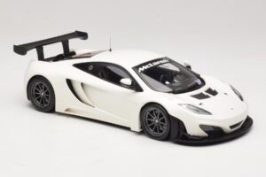 McLaren MP4-12C GT3 Vit 2013 Minichamps 1:18 151121394 Metall — bild 4 av 6