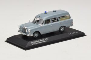 Mercedes 190 W110 Ambulans DRK Minichamps 1:43 400037270 Metall — bild 2 av 4