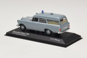 Mercedes 190 W110 Ambulans DRK Minichamps 1:43 400037270 Metall — bild 3 av 4