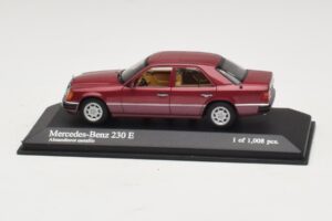 Mercedes 230E W124 Röd Metallic Minichamps 1:43 400037001 Metall