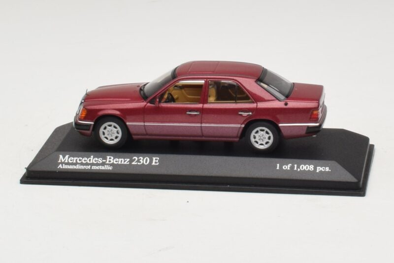 Mercedes 230E W124 Röd Metallic Minichamps 1:43 400037001 Metall