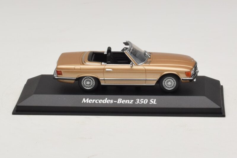Mercedes 350 SL R107 Guld Maxichamps 1:43 Mercedes 350 SL R107 Guld Maxichamps 1:43 940033431 Metall