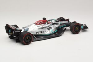 Mercedes AMG Petronas W13 E Performance #63 G. Russell Spanish GP 2022 Minichamps 1:18 110220063 Metall — bild 2 av 7