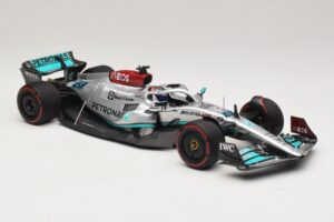 Mercedes AMG Petronas W13 E Performance #63 G. Russell Spanish GP 2022 Minichamps 1:18 110220063 Metall — bild 4 av 7