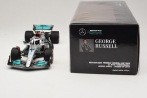 Mercedes AMG Petronas W13 E Performance #63 G. Russell Spanish GP 2022 Minichamps 1:18 110220063 Metall — bild 7 av 7