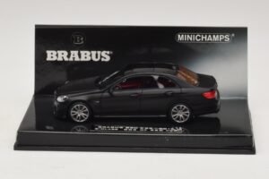 Mercedes Brabus 850 E63 W212 Mattsvart Minichamps 1:43 437034101 Metall