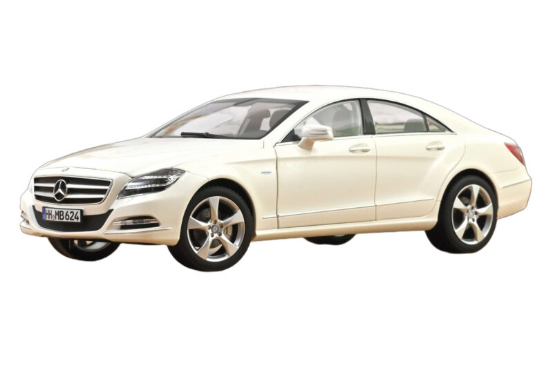 Mercedes CLS C218 Coupé Brilliant White Metallic Norev 1:18 Mercedes CLS C218 Coupé Brilliant White Metallic Norev 1:18 183943 Metall