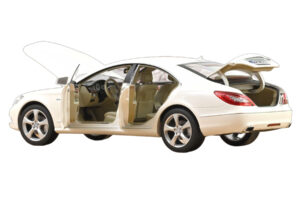 Mercedes CLS C218 Coupé Brilliant White Metallic Norev 1:18 183943 Metall — bild 2 av 3