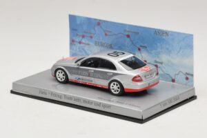 Mercedes E-Class #5 Team Auto Motor und Sport Rally Paris-Peking 2007 Minichamps 1:43 B66962261 Metall — bild 3 av 5