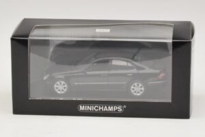 Mercedes E-Class W211 Svart Metallic Minichamps 1:43 400036001 Metall — bild 4 av 4