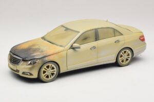 Mercedes E-Class W212 Bränd Dubai Konstbil Minichamps 1:18 MB008 Metall