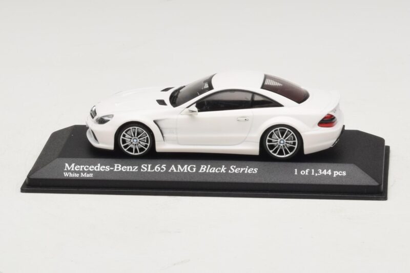 Mercedes SL65 AMG R230 Black Series Matt Vit Minichamps 1:43 400038222 Metall