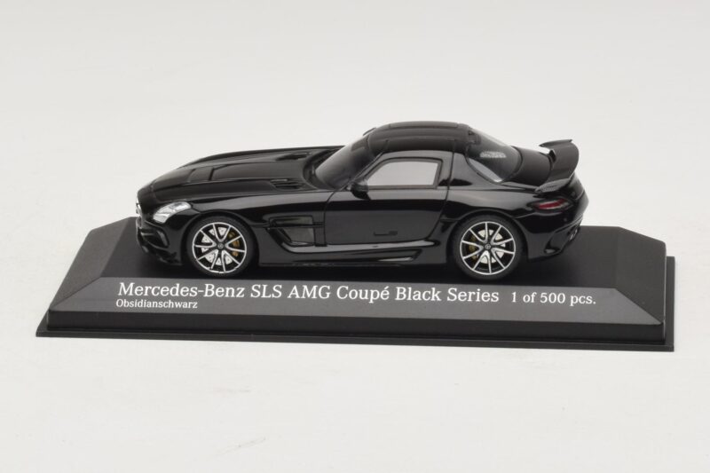 Mercedes SLS AMG C197 Black Series Svartmetallic Minichamps 1:43 Mercedes SLS AMG C197 Black Series Svartmetallic Minichamps 1:43 437033020 Metall