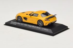 Mercedes SLS AMG C197 Black Series Guld Minichamps 1:43 437033022 Metall — bild 3 av 4