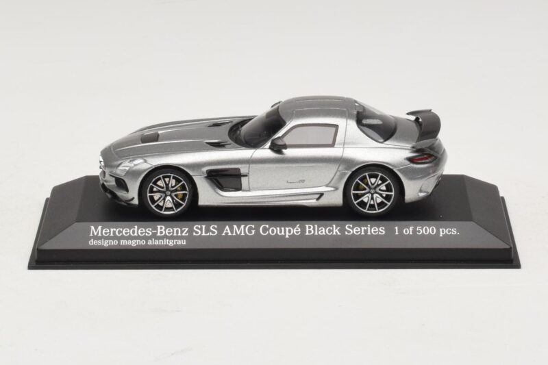 Mercedes SLS AMG C197 Black Series Gråmetallic Minichamps 1:43 437033024 Metall