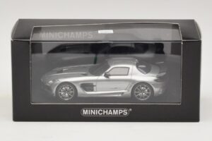 Mercedes SLS AMG C197 Black Series Gråmetallic Minichamps 1:43 437033024 Metall — bild 4 av 4
