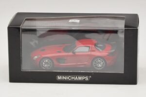 Mercedes SLS AMG C197 Black Series Röd Minichamps 1:43 437033021 Metall — bild 4 av 4