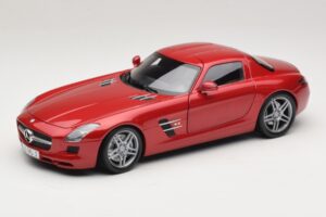 Mercedes SLS AMG C197 Röd Metallic Minichamps 1:18 100039020 Metall