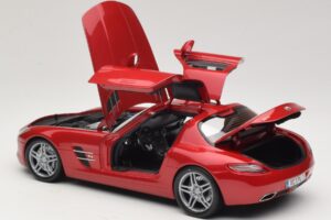 Mercedes SLS AMG C197 Röd Metallic Minichamps 1:18 100039020 Metall — bild 5 av 8
