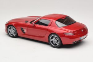 Mercedes SLS AMG C197 Röd Metallic Minichamps 1:18 100039020 Metall — bild 7 av 8