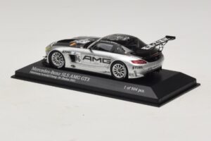 Mercedes SLS AMG GT3 #96 M. Hakkinen / R. Arnold 6 Hours of Zhuhai 2011 Minichamps 1:43 410113296 Metall — bild 3 av 4