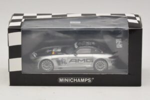 Mercedes SLS AMG GT3 #96 M. Hakkinen / R. Arnold 6 Hours of Zhuhai 2011 Minichamps 1:43 410113296 Metall — bild 4 av 4