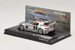 Mercedes SLS AMG GT3 #7 Black Falcon Jager / Seyffarth 24 Hours of Dubai 2011 Minichamps 1:43 437110307 Metall — bild 3 av 5