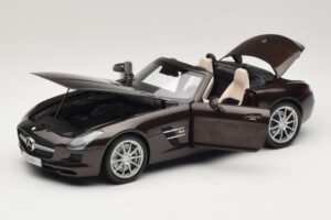 Mercedes SLS AMG Sepang Brown Minichamps 1:18 B66960080 Metall — bild 2 av 9