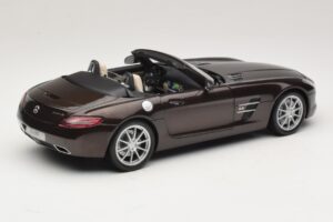 Mercedes SLS AMG Sepang Brown Minichamps 1:18 B66960080 Metall — bild 4 av 9
