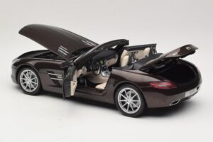 Mercedes SLS AMG Sepang Brown Minichamps 1:18 B66960080 Metall — bild 6 av 9