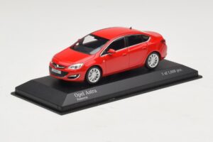 Opel Astra J Röd Minichamps 1:43 410042001 Metall — bild 2 av 4