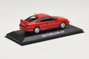 Opel Calibra Turbo 4x4 Röd Maxichamps 1:43 940045721 Metall — bild 2 av 4