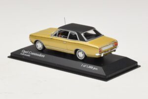 Opel Commodore A Guld Metallic Minichamps 1:43 430046165 Metall — bild 3 av 4
