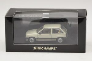Opel Corsa A Ljusgrön Metallic Minichamps 1:43 CORSA001 Metall — bild 4 av 4