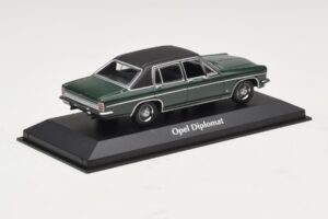 Opel Diplomat B Mörkgrön Maxichamps 1:43 940046070 Metall — bild 2 av 4