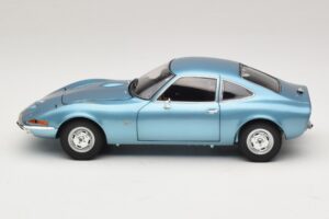Opel GT Blue Metallic Minichamps 1:18 180049030 Metall — bild 4 av 8