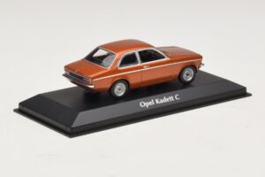 Opel Kadett C Brons Metallic Maxichamps 1:43 940045600 Metall — bild 2 av 4